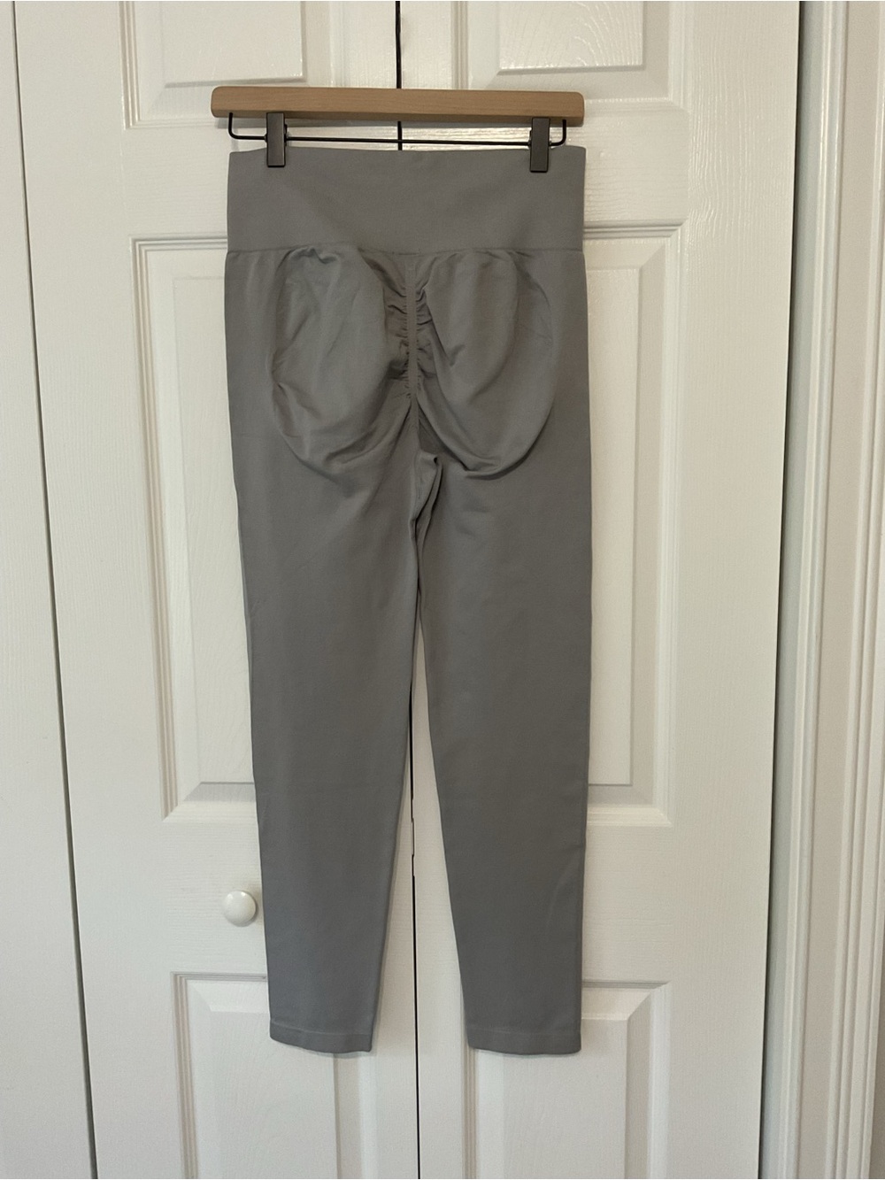 Halara Butt Lifting High-Waist Slim Leg Gray Leggings - Picture 2 of 5